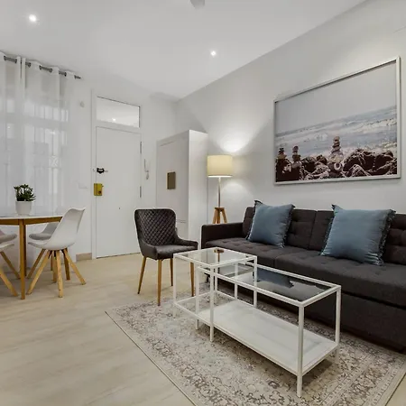 In La Carihuela Near The Appartement Torremolinos