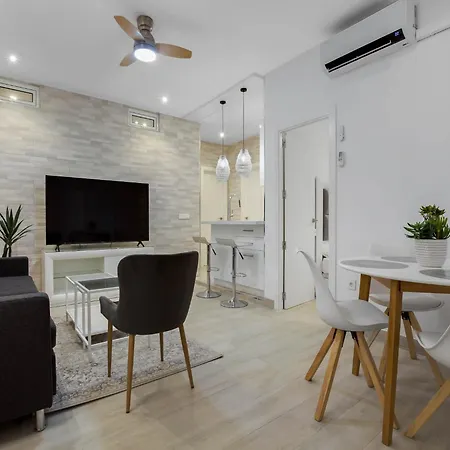 Apartmán In La Carihuela Near The *